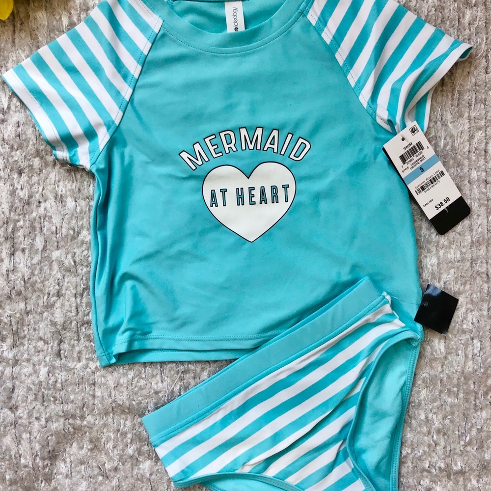🆕NWT Rashguard /Swimsuit w/striped bottom MERMAID
